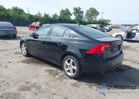 2012 Volvo S60 T5 z USA, uszkodzony, nr VIN YV1622FS4C2134862